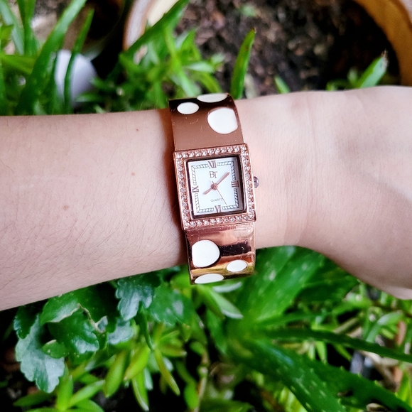 Classic BT Polka Dot Rose Gold Roman Numerals Rhinestone Watch - Picture 5 of 9